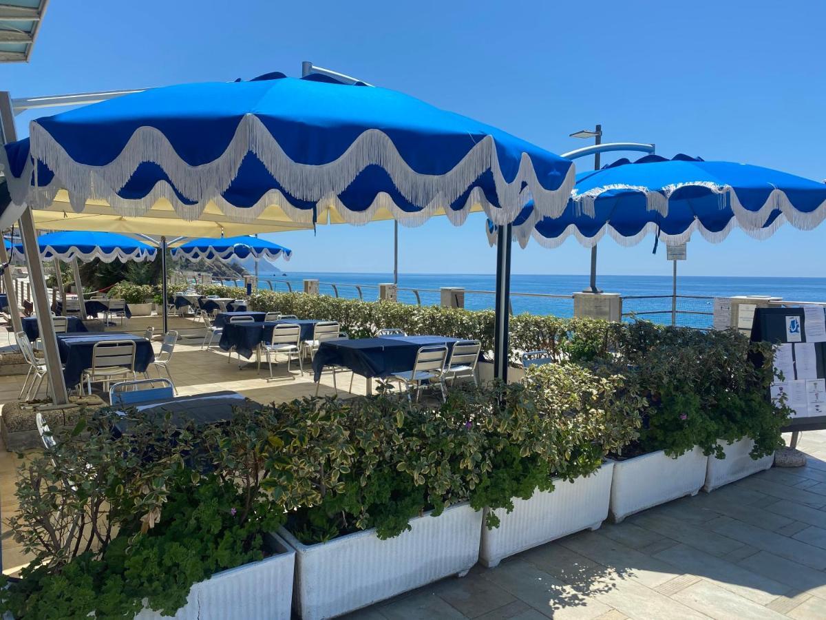 Caravella Otel Deiva Marina Dış mekan fotoğraf