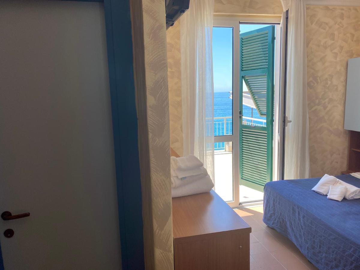 Caravella Otel Deiva Marina Dış mekan fotoğraf