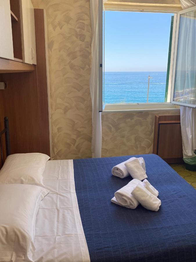 Caravella Otel Deiva Marina Dış mekan fotoğraf